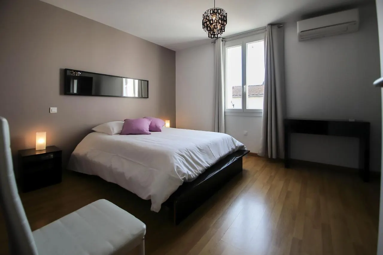 Maison Tendance Avec Jardin, Centre Village, Alpilles, Familles Eyragues