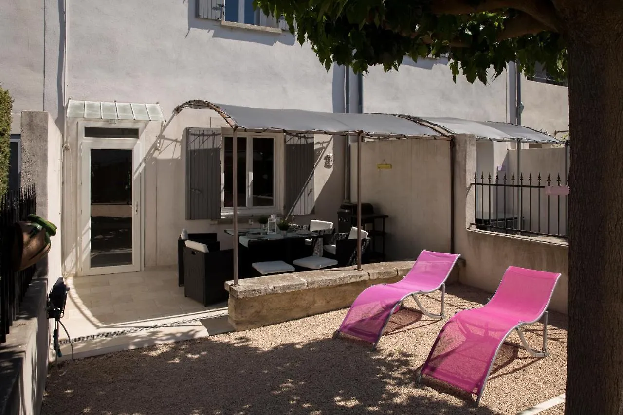 Maison Tendance Avec Jardin, Centre Village, Alpilles, Familles Eyragues 0*,  France