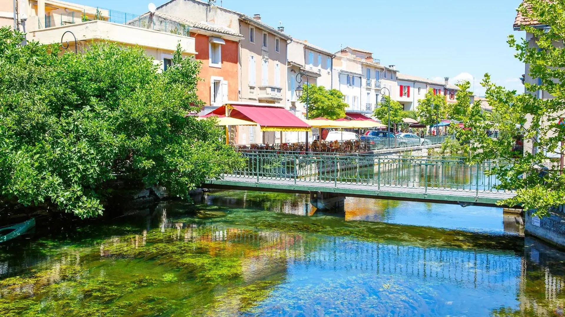 Holiday home Maison Tendance Avec Jardin, Centre Village, Alpilles, Familles Eyragues France